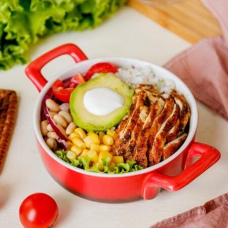 Easy and healthy chicken burrito bowl recipe